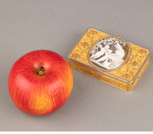 独角鹿西洋古董黄金珐琅装饰酒神与丘比特主题浮雕玛瑙圆章鼻烟盒 商品图1