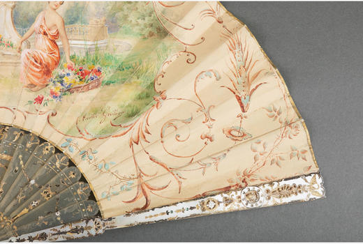 独角鹿西洋古董法国Ameile Guihem镂雕母贝扇骨手绘美人折扇  商品图3