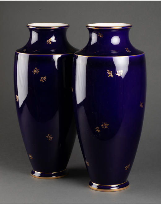 独角鹿西洋古董法国官窑塞弗尔瓷器花束描金帝王蓝釉瓷瓶⼀对 商品图3