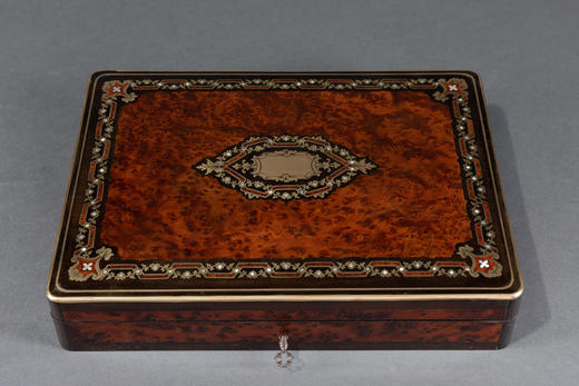 独角鹿西洋古董拿破仑三世时期毛刺木木制细木镶嵌母贝黄铜游戏盒 商品图4