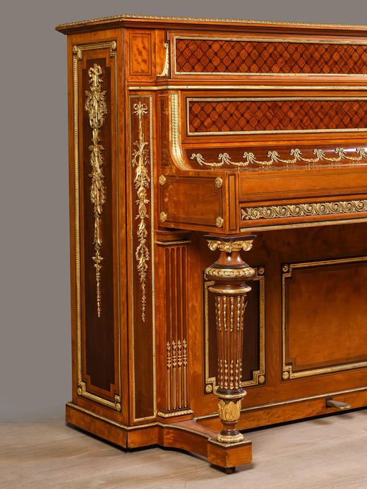 独角鹿西洋古董钢琴名坊与林克家具工坊联合铜鎏金雕檀木立式钢琴 商品图1