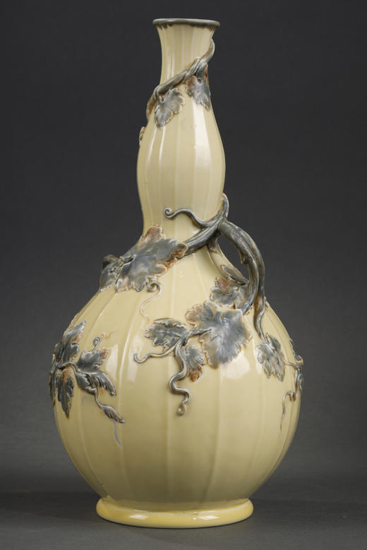 独角鹿西洋古董瓷器塞弗尔瓷窑珐琅彩浮雕藤蔓葫芦阿普雷蒙花瓶 商品图3