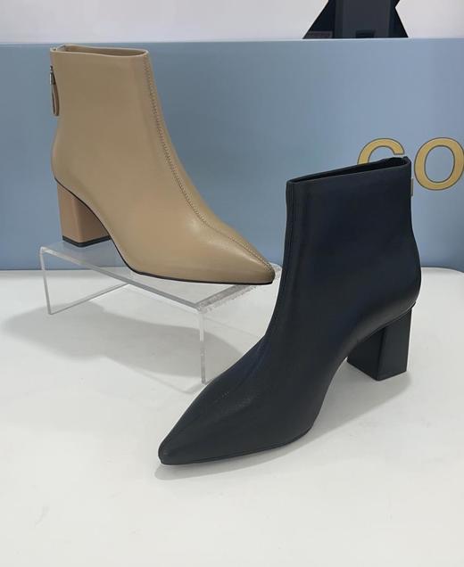 2楼康莉COMELY女鞋2022冬季新款尖头后拉链简约女短靴 商品图1