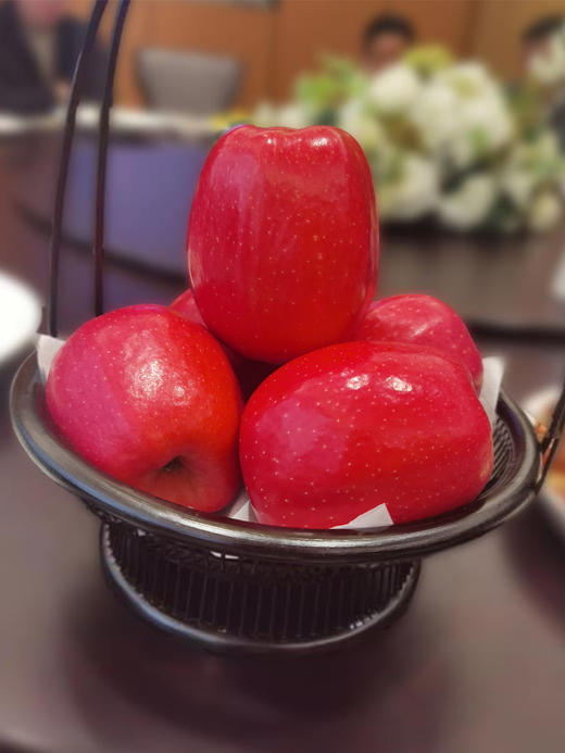 瑞香红苹果礼盒装大果木美土里2025产季新鲜上市脆甜好吃 商品图3