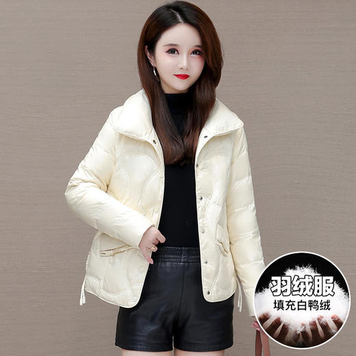 QYM 23853-Y时尚羽绒服纯色休闲外套气质优雅外套 商品图1