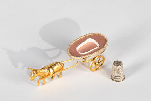 独角鹿西洋古董拿破仑三世时马车造型铜鎏金镶嵌母贝装饰银制顶针 商品图2