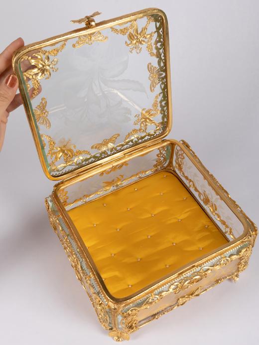 独角鹿西洋古董法国蝴蝶花卉主题铜鎏金镂雕修饰水晶方形珍宝盒 商品图2