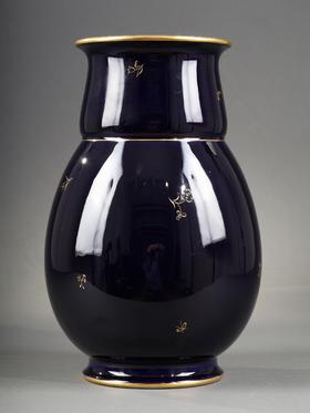 独角鹿西洋古董瓷器法国塞弗尔瓷窑出品帝王蓝描金花瓶