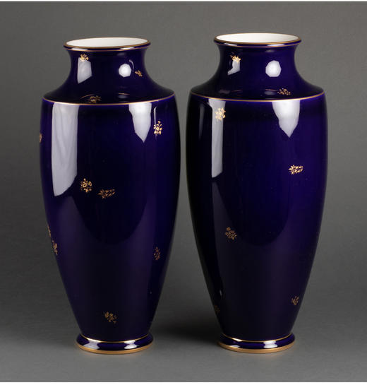 独角鹿西洋古董法国官窑塞弗尔瓷器花束描金帝王蓝釉瓷瓶⼀对 商品图4