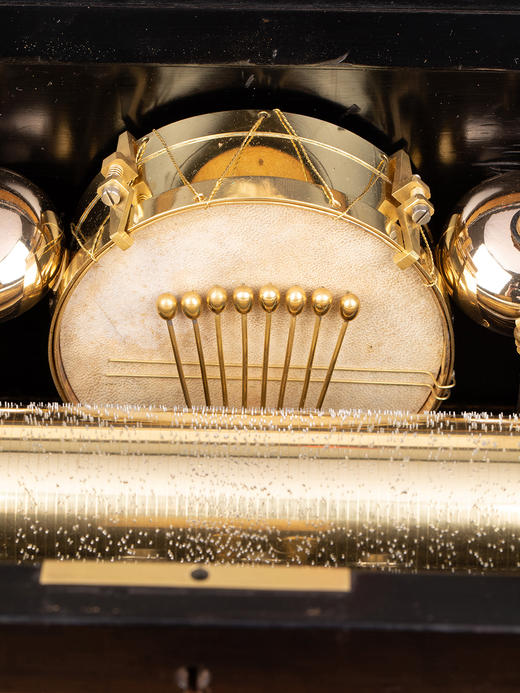 独角鹿西洋古董Paillard工坊细木镶嵌外箱配铃铛响鼓滚轴音乐盒 商品图3