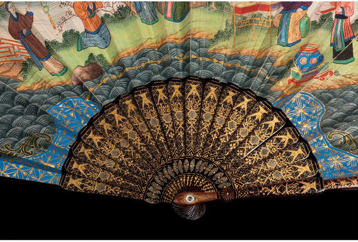 独角鹿西洋古董广东十三行描金漆木扇骨双面手绘庭院风景纸面折扇 商品图4