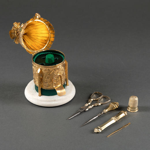 独角鹿西洋古董法国出品大理石底座铜鎏金外盒内配银镀金缝纫套件 商品图0