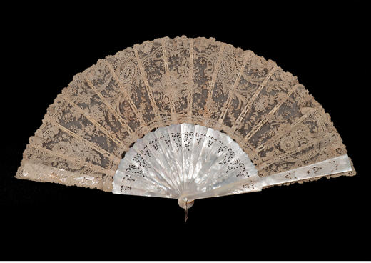 独角鹿西洋古董法国繁花主题手工蕾丝扇面镂雕母贝扇骨古董折扇 商品图2