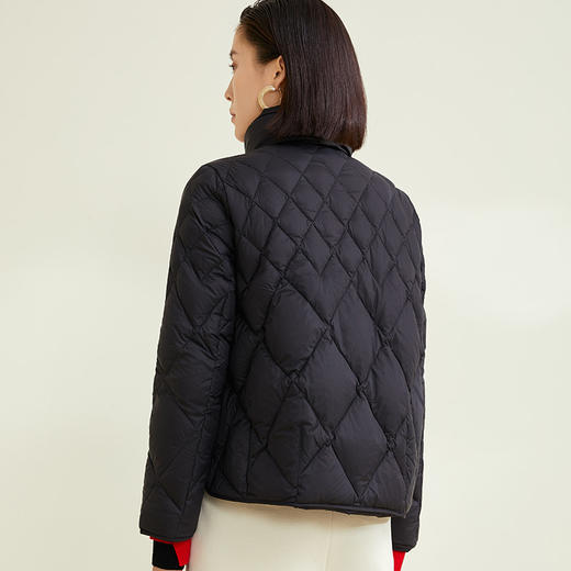 玳莎白鹅绒轻薄羽绒服女22冬季新款复古典雅中国结设计感宽松外套  CD41301 商品图2