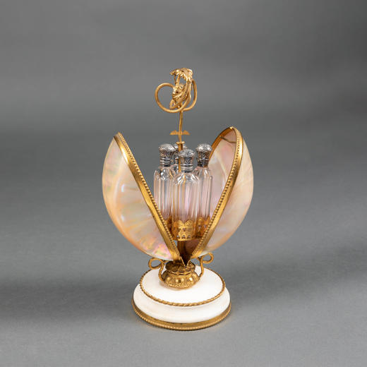 独角鹿西洋古董拿破仑三世时期雪花大理石底座母贝蛋形水晶香水瓶 商品图0