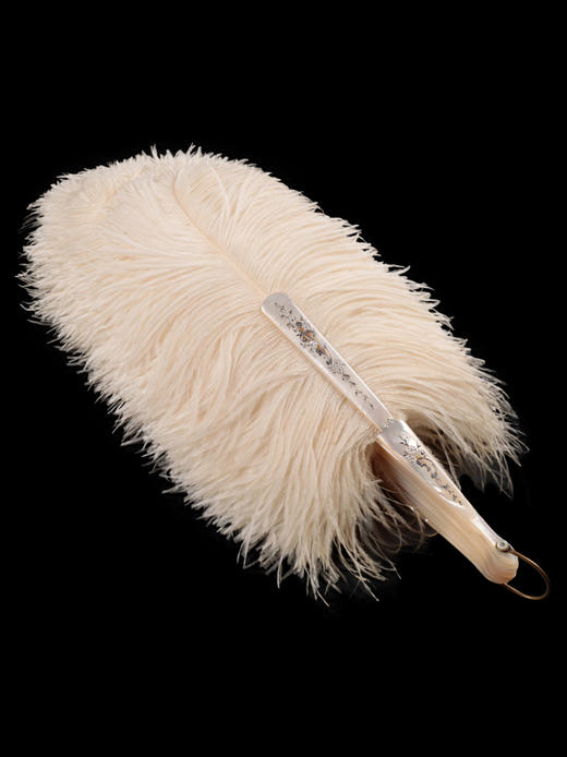 独角鹿西洋古董法国奶白色鸵鸟羽毛扇面描金装饰牛角扇骨古董折扇 商品图1