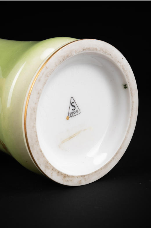 独角鹿西洋古董法国塞弗尔瓷器描金花卉鹅黄浅绿渐变釉色带盖瓷瓶 商品图4