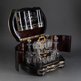 独角鹿西洋古董黑木细木镶嵌黄铜母贝烈酒箱配套水晶酒瓶酒杯酒具