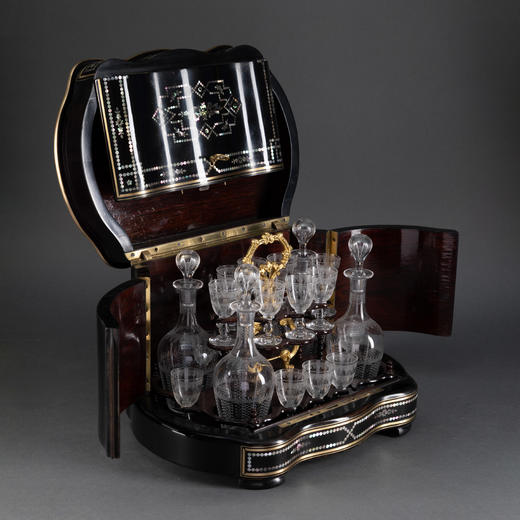 独角鹿西洋古董黑木细木镶嵌黄铜母贝烈酒箱配套水晶酒瓶酒杯酒具 商品图0