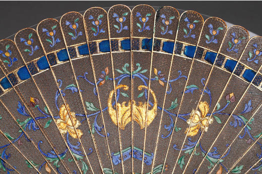 独角鹿西洋古董中国手绘缠枝莲装饰珐琅银镀金累丝烧蓝扇骨折扇 商品图2