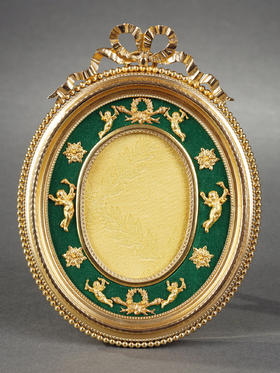 独角鹿西洋古董摆件路易十六风格深绿色丝绸内衬铜鎏金圆形相框