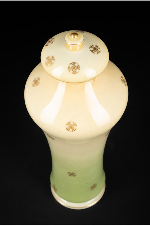 独角鹿西洋古董法国塞弗尔瓷器描金花卉鹅黄浅绿渐变釉色带盖瓷瓶 商品图3