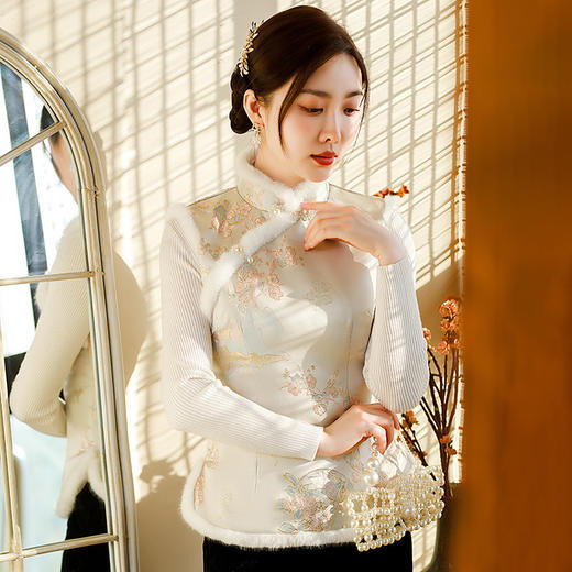 冬款新款，加厚织锦缎夹棉马甲旗袍年轻气质两件套装GSJ-141 商品图3