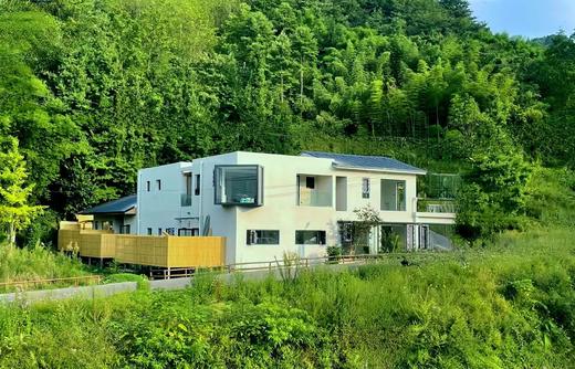 【彭州-497号院】8房温泉私汤小院，设计师民宿，暖气、超大庭院、隐于山麓下、临溪玩水ey 商品图0