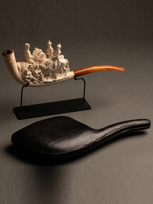 独角鹿西洋古董奥匈帝国精雕海泡石国王与军臣镶嵌琥珀烟斗带原盒 商品图1