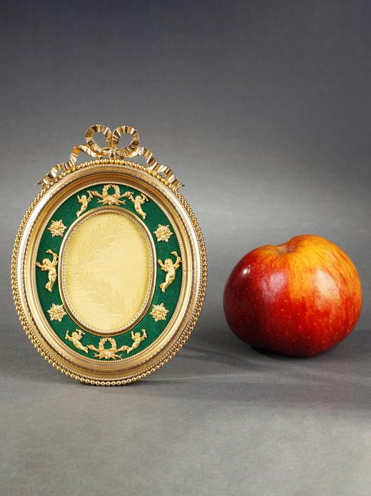 独角鹿西洋古董摆件路易十六风格深绿色丝绸内衬铜鎏金圆形相框 商品图1