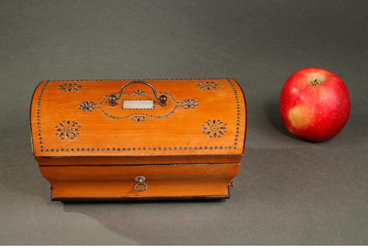 独角鹿西洋古董法国水晶母贝精雕音乐盒式带镜缝纫套装淑女珍藏 商品图1