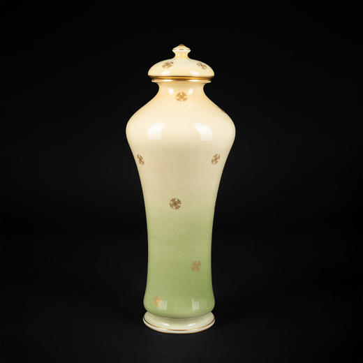 独角鹿西洋古董法国塞弗尔瓷器描金花卉鹅黄浅绿渐变釉色带盖瓷瓶 商品图0