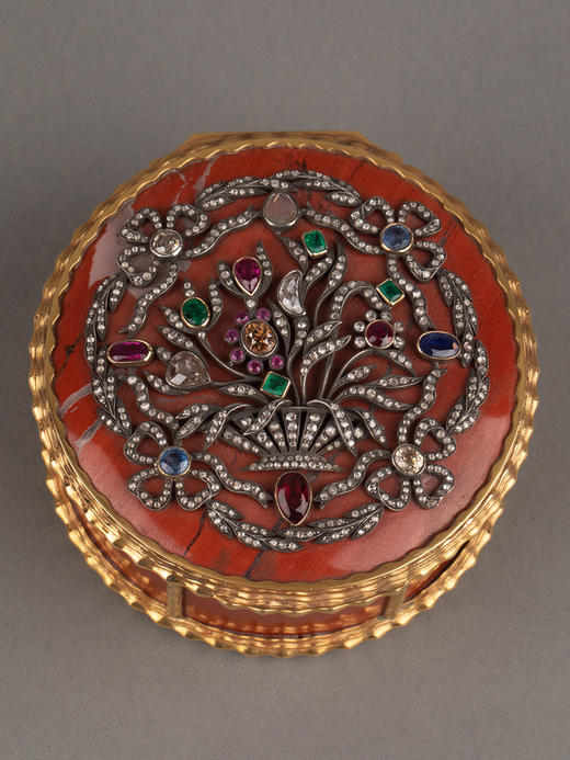 独角鹿西洋古董德国18K金红碧石镶钻石红宝石蓝宝石祖母绿鼻烟盒 商品图0