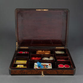 独角鹿西洋古董拿破仑三世时期游戏盒毛刺木木制细木镶嵌母贝黄铜