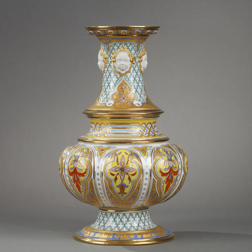 独角鹿西洋古董瓷器1840年法国工坊塞弗尔浮雕花纹梨形瓷瓶花瓶 商品图0