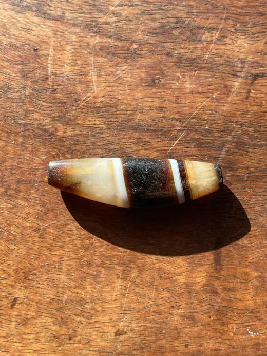 褐白缠丝玛瑙牛角型扁珠，顺丰包邮 商品图1