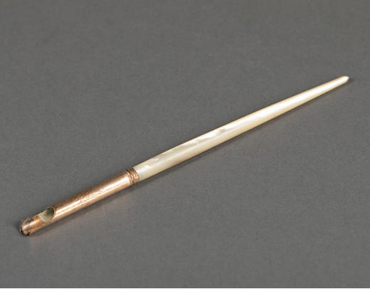 独角鹿西洋古董法国铜鎏金修饰母贝头盔造型书写套件 商品图4