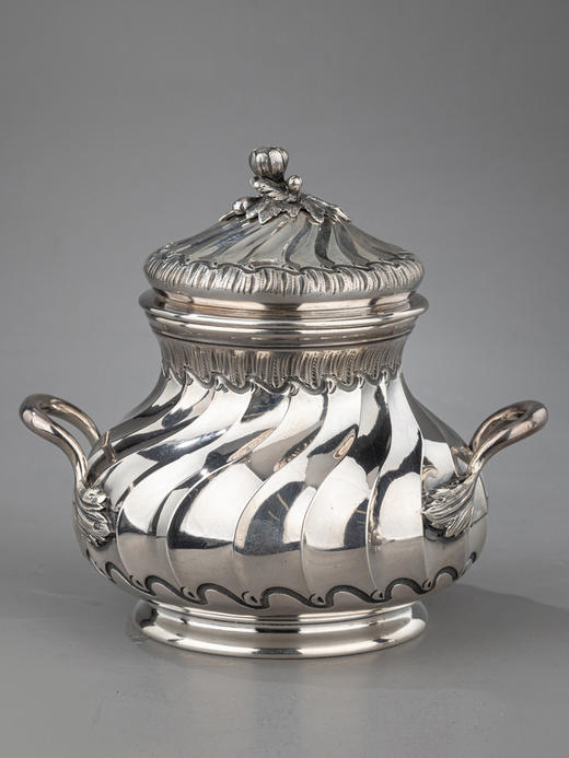 独角鹿西洋古董银匠工坊QUEILLE签名路易十五风纯银精雕茶具4件套 商品图4