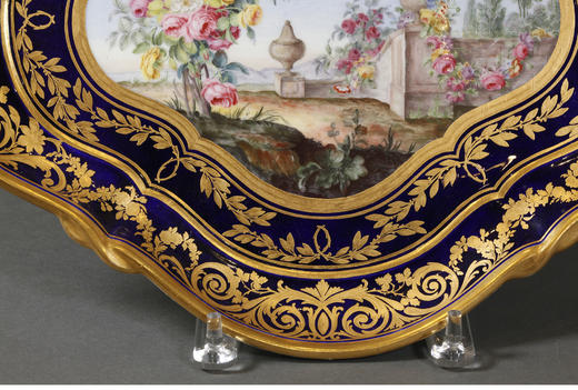 独角鹿西洋古董塞弗尔瓷器帝王蓝釉Guay手绘描金田园花卉赏盘瓷盘 商品图3