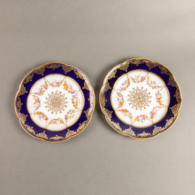 独角鹿西洋古董瓷器法国路易菲利普描金帝王蓝釉⼿绘花卉瓷盘一对