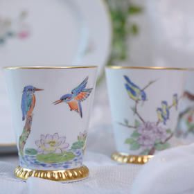 独角鹿西洋古董德国梅森限量手绘荷塘蓝色雀鸟金色浮雕足圈手握杯