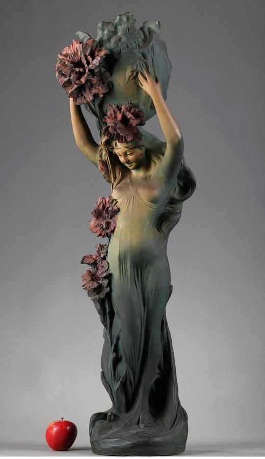 独角鹿西洋古董雕塑法国出品新艺术⻛格彩陶雕塑作品《少女与花》 商品图1