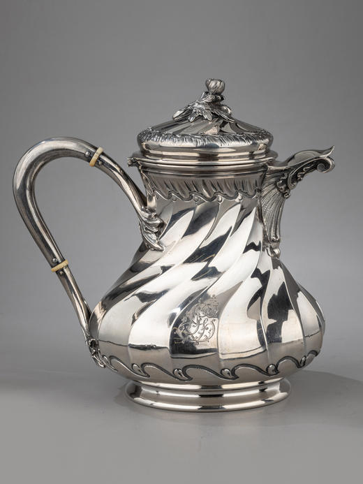 独角鹿西洋古董银匠工坊QUEILLE签名路易十五风纯银精雕茶具4件套 商品图2