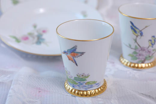 独角鹿西洋古董德国梅森限量手绘荷塘蓝色雀鸟金色浮雕足圈手握杯 商品图2