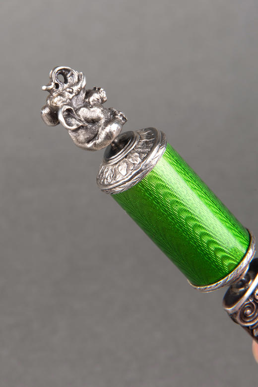 独角鹿西洋古董19世纪末俄罗斯法贝热工坊大象绿珐琅银翻书杖 商品图3