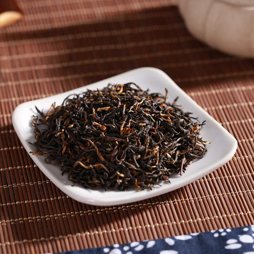  【金骏眉】 三金七黑 汤色金黄 回甘带蜜 商品图2