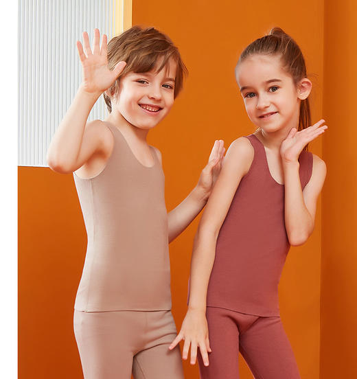 【2件69！儿童德绒背心】T0911 女士同款竖条纹德绒！面料采用进口双面德绒面料自发热保暖！全身采用四针六线技术无缝拼接，减少与宝宝稚嫩皮肤的摩擦。贴身穿弹力超大，真正的保暖又舒适。 商品图5