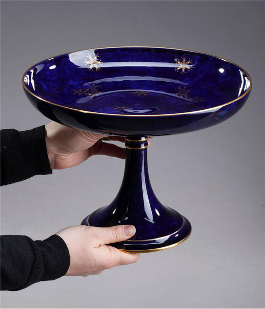 独角鹿西洋古董法国塞弗尔瓷器云朵帝王蓝釉色描金高脚果樽瓷盘 商品图1