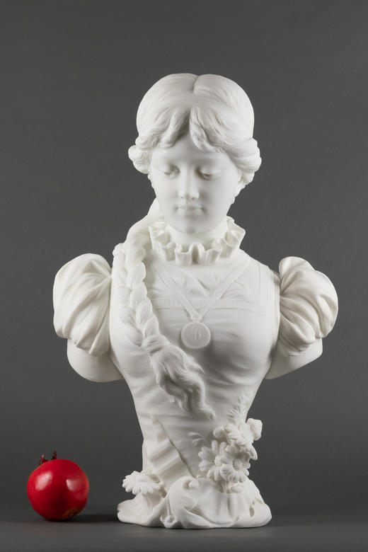 独角鹿西洋古董A.FRILLI签名梳辫子的女孩卡拉拉大理石半身雕塑 商品图1