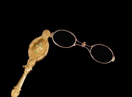 独角鹿西洋古董15K金鸢尾花雕饰镶钻石翠榴石长链可折叠长柄眼镜 商品图4